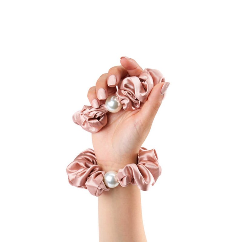 Factory wholesale Custom logo label large pearl silk hair scrunchies 100% pure mulberry silk hair tie