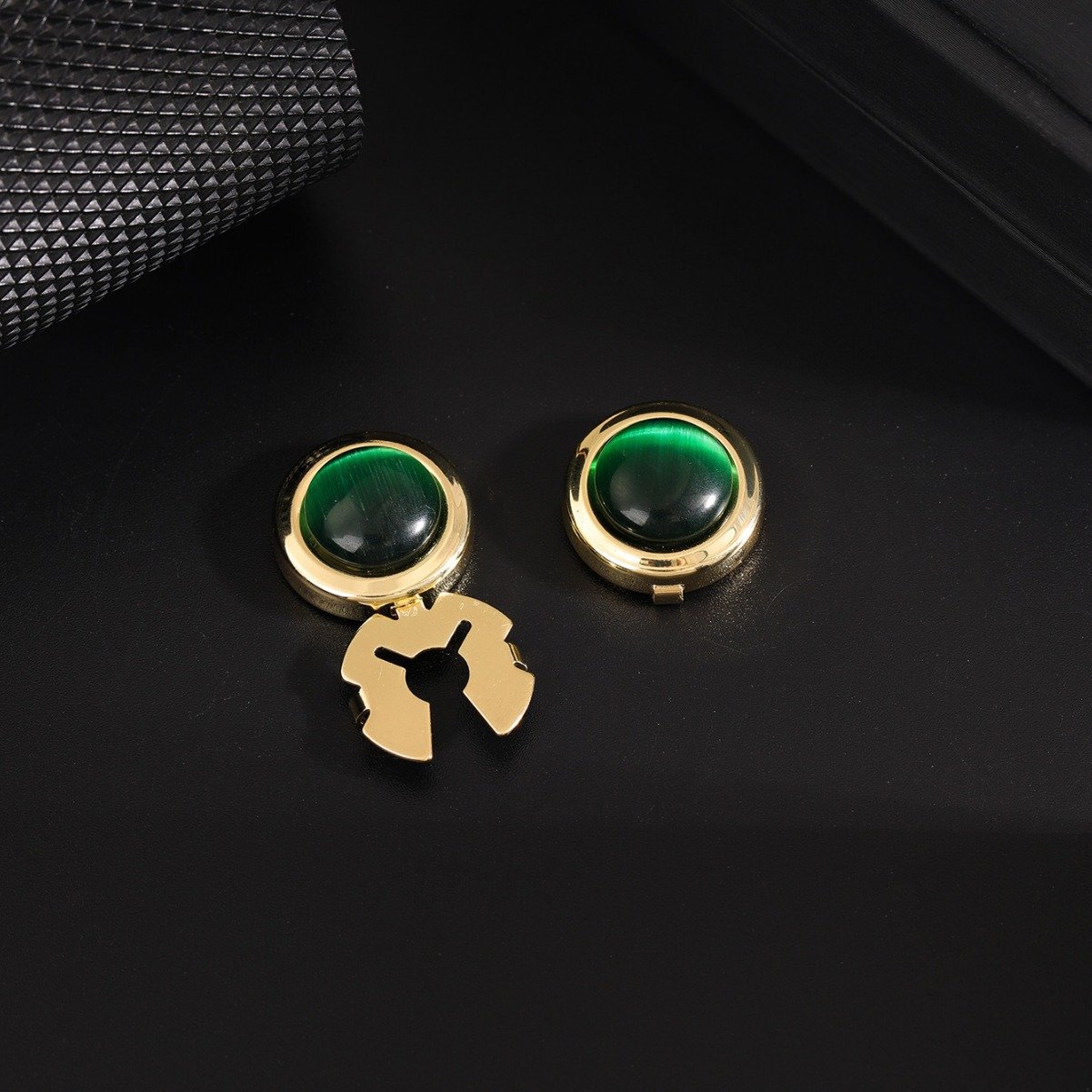 Wholesale Eye Cat Shirt Button Cover For Men Gold Silver Button Cover For Men Shirt