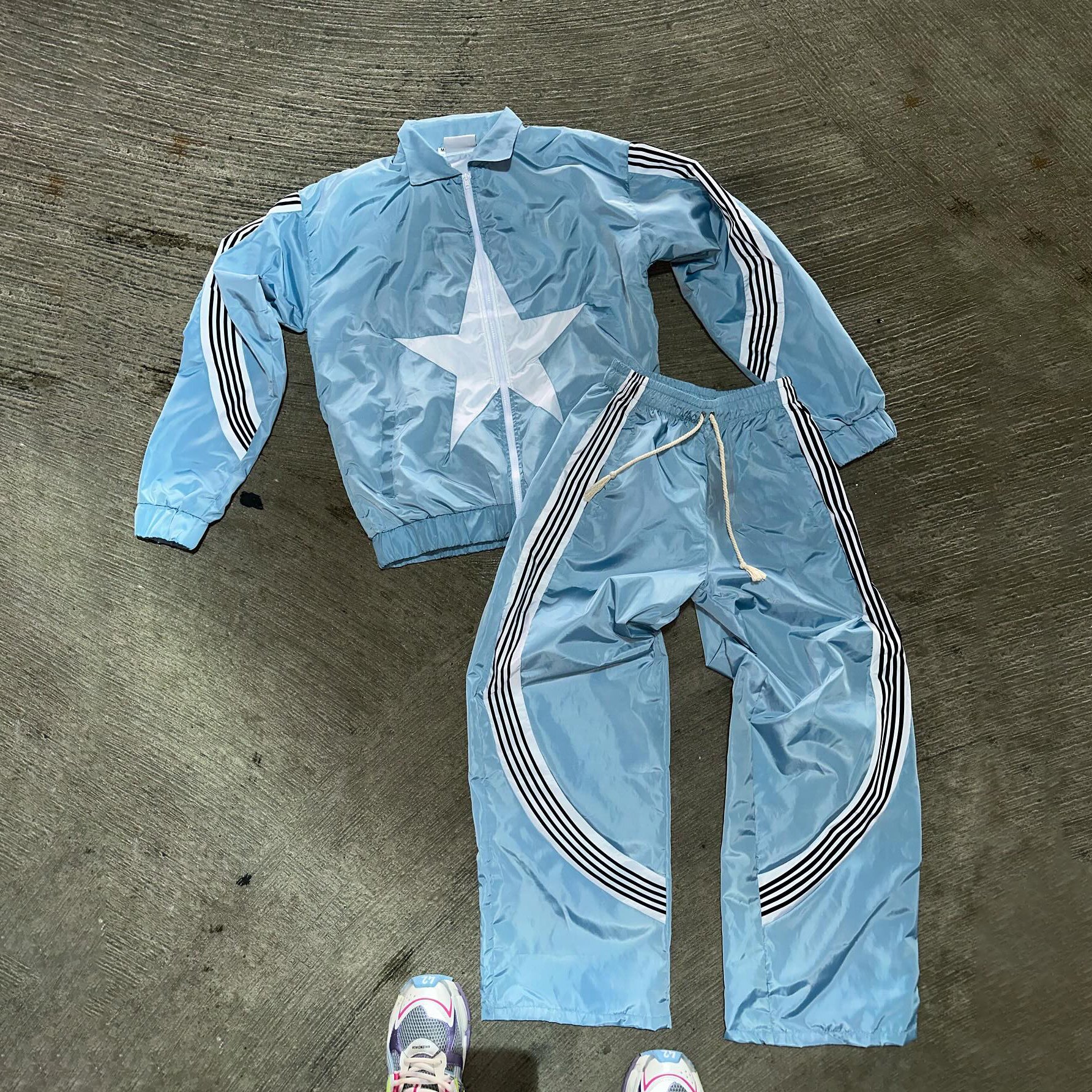 OEM Custom Windbreaker Tracksuits Zip Up Nylon Jacket Suit Sweat Pants Jogger Sets Custom Strips Nylon Sweatsuit For Men