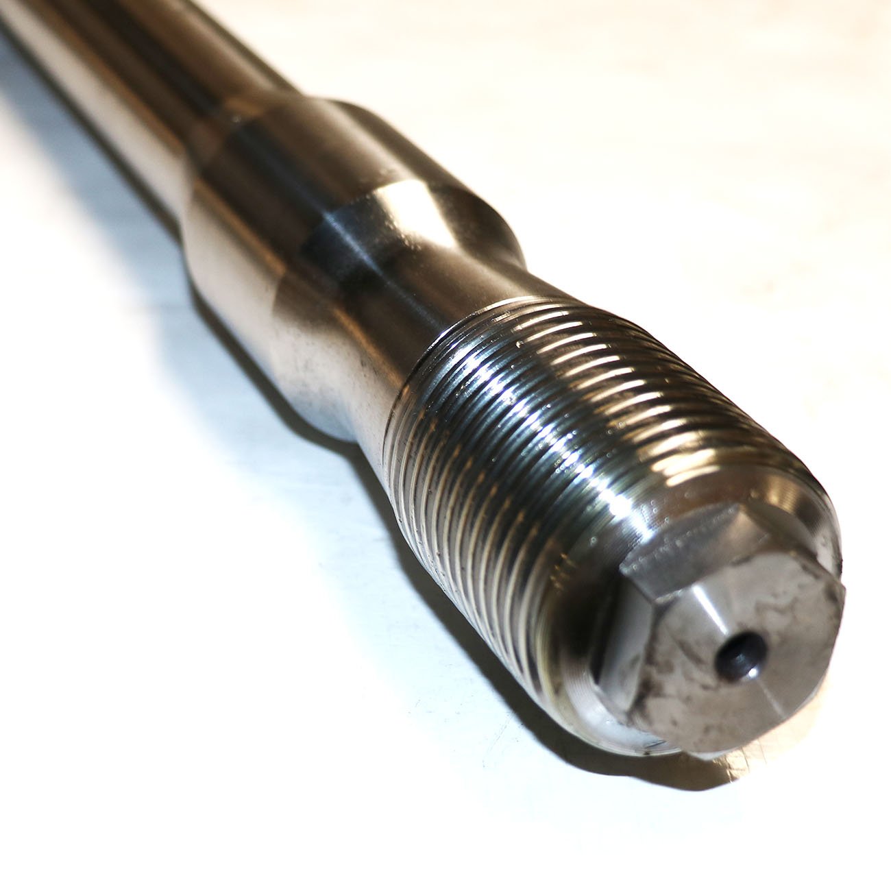 High Quality Hydraulic Breaker Parts SB81 SB100 SB121 SB130 SB140 SB151 SB70 SB50 through Bolt Side Tied Bolt