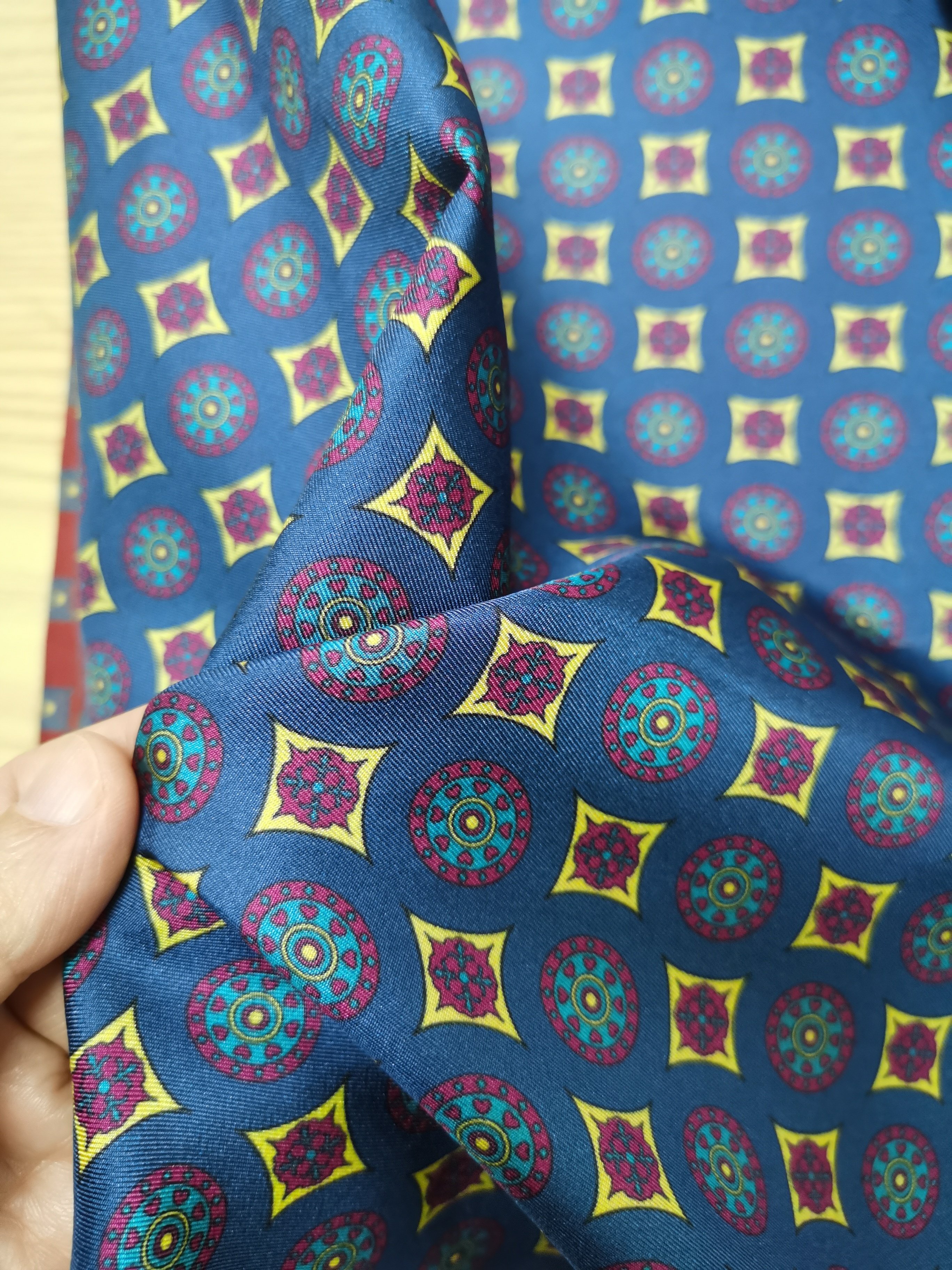 100% Natural Mulberry Silk Twill Thick 16mm Jacquard Fabric for Garments Men's Ties Dresses Scarves Costumes Skirts