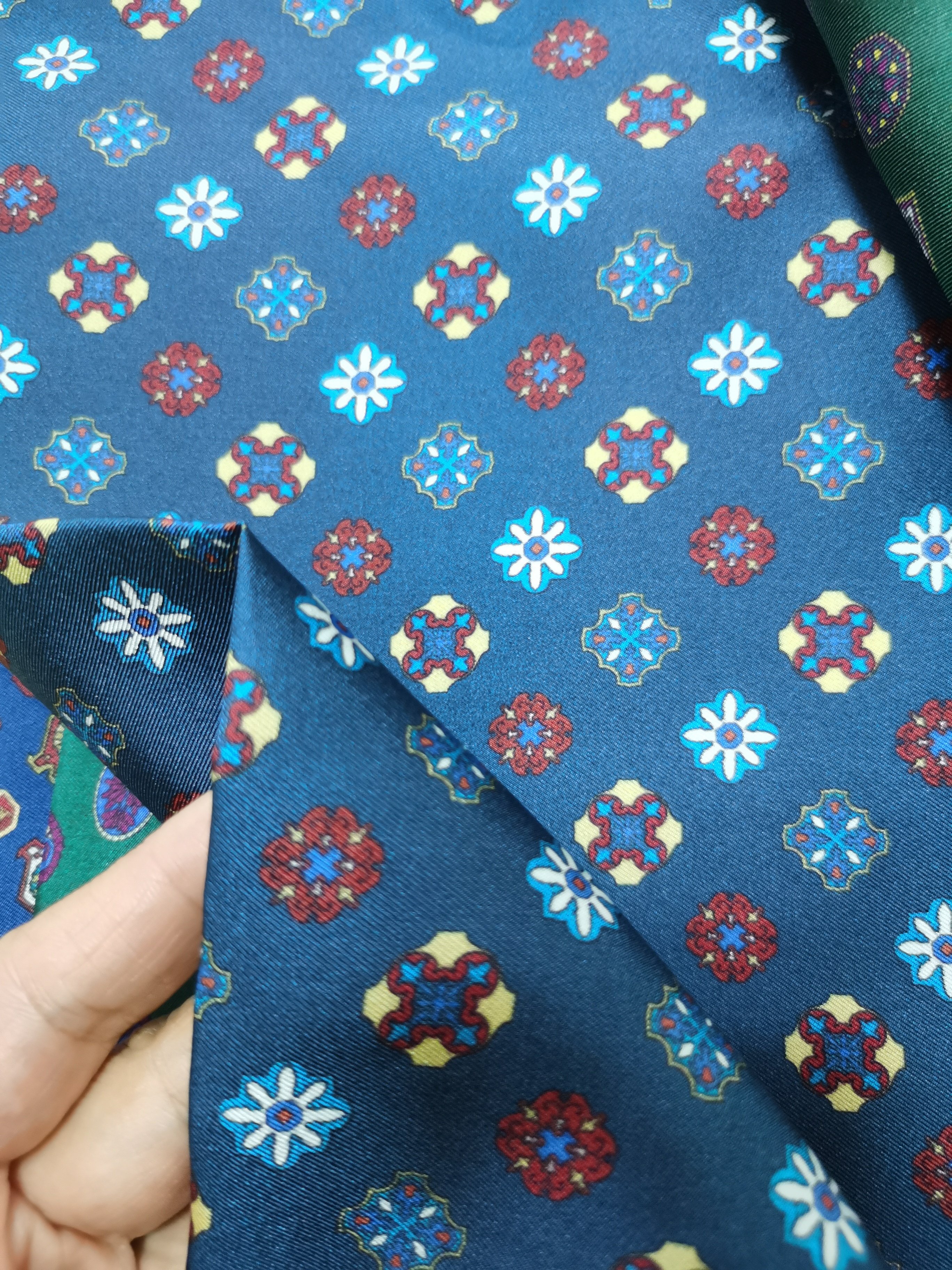100% Natural Mulberry Silk Twill Thick 16mm Jacquard Fabric for Garments Men's Ties Dresses Scarves Costumes Skirts
