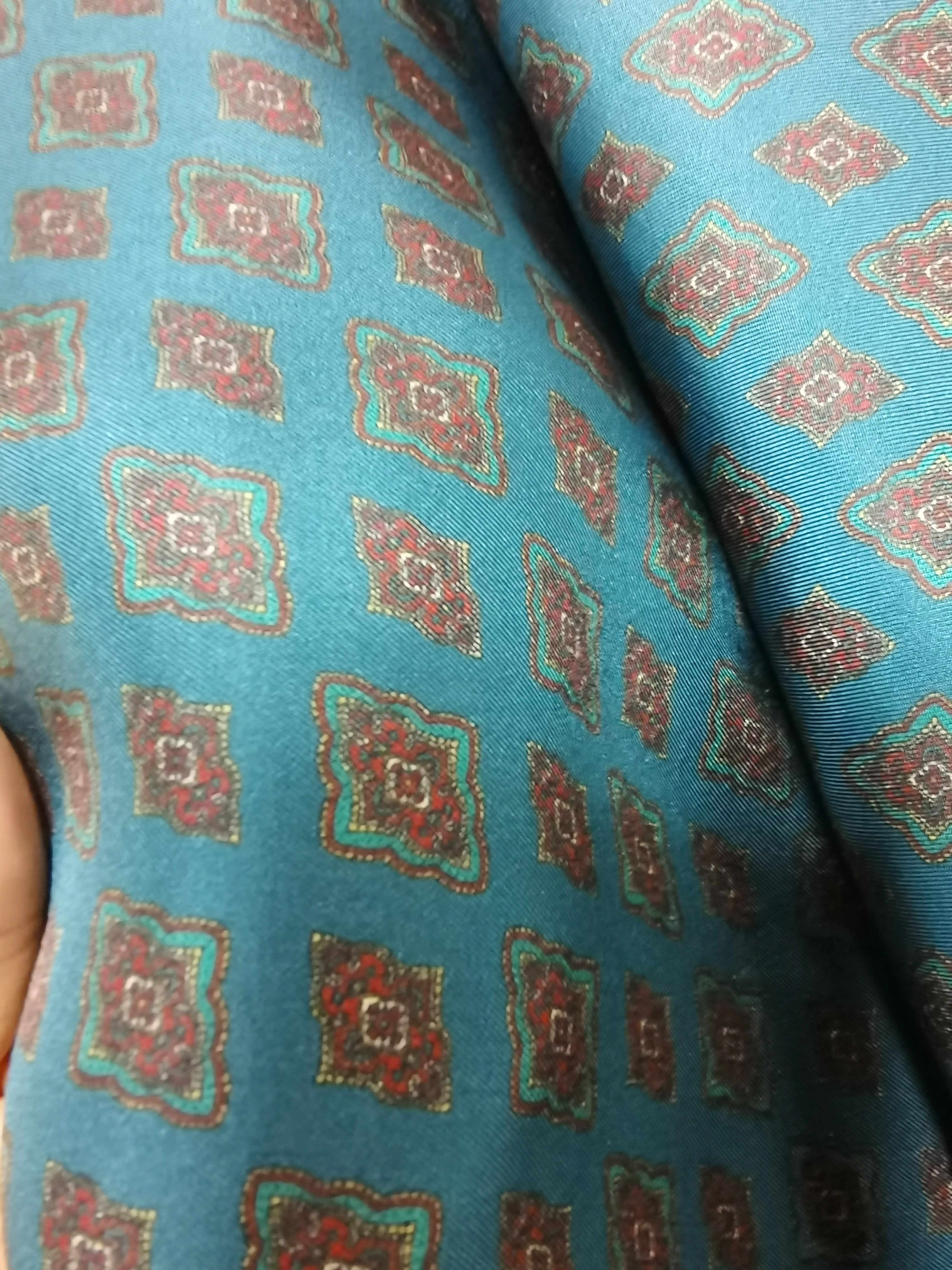 100% Natural Mulberry Silk Twill Thick 16mm Jacquard Fabric for Garments Men's Ties Dresses Scarves Costumes Skirts