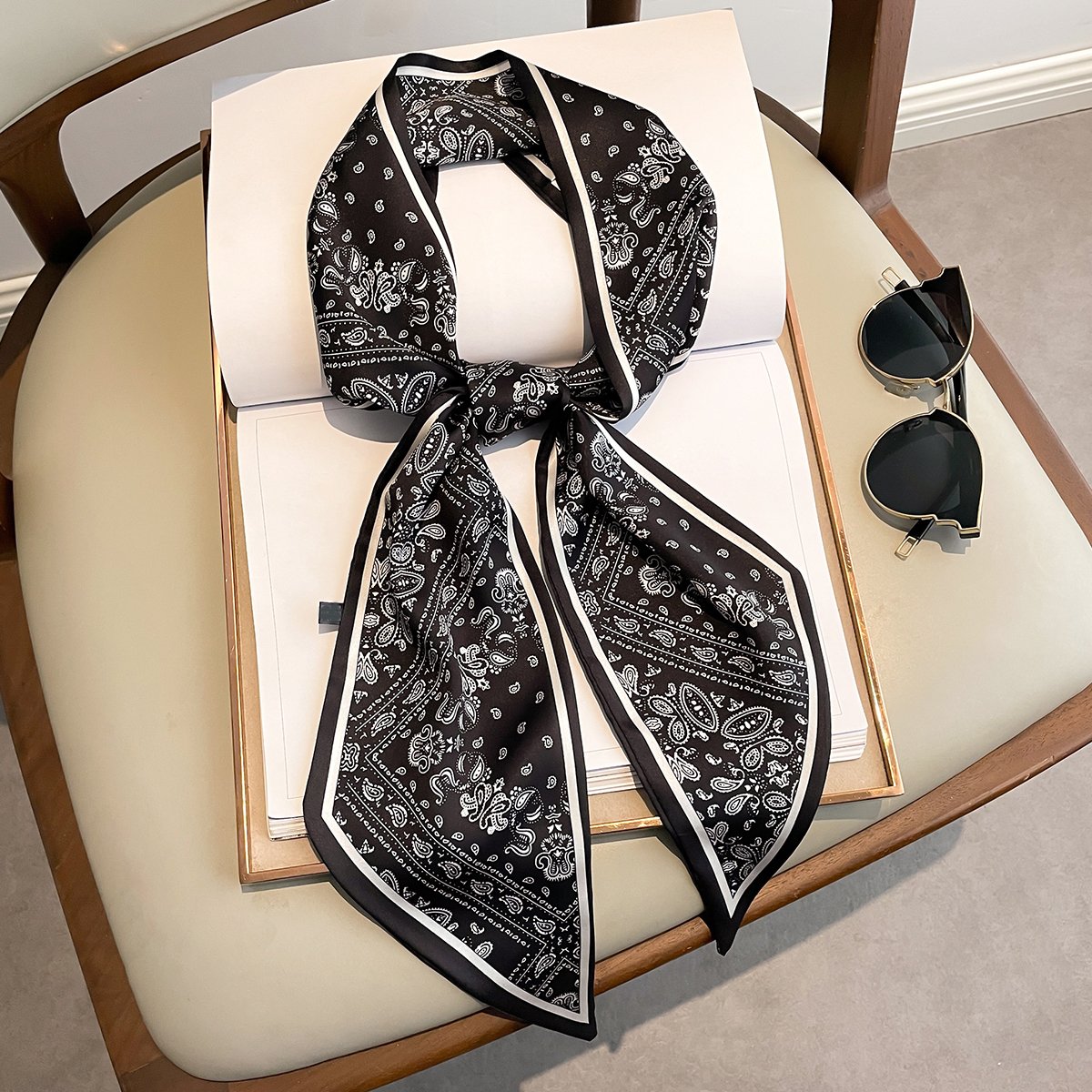 Wholesale in Stock WJ1067D Luxury Designer Printed Hair Band Edge Scarf 145cm Narrow Long Beveled Neck Ties Silk Scarf for Women