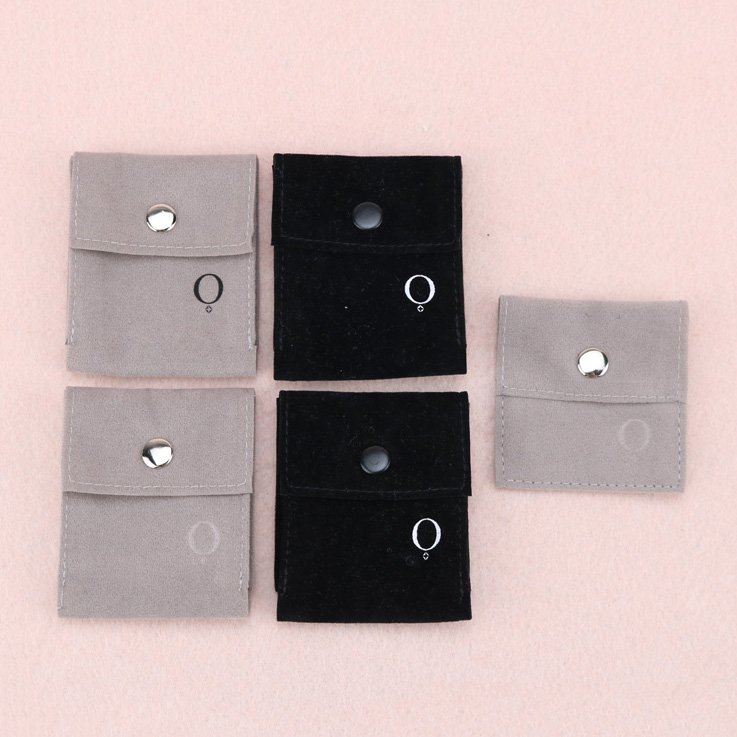 Custom black velvet jewelry packaging jewelry pouch bag with logo for necklace earrings velvet jewelry bag for watch packaging