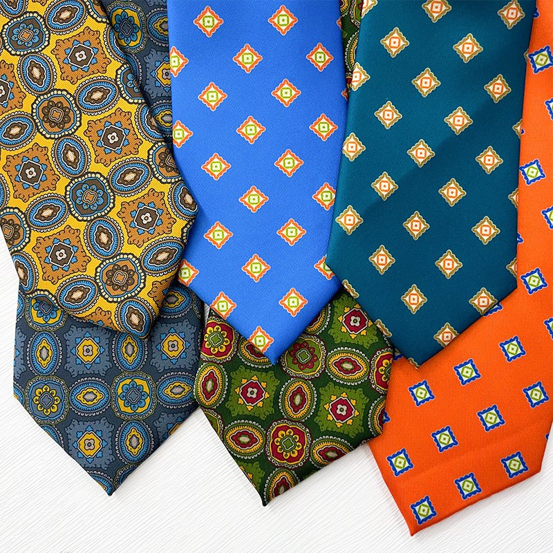 New Personalized printed hand tie spot business polyester silk high-grade diamond check men's tie fashion gifts