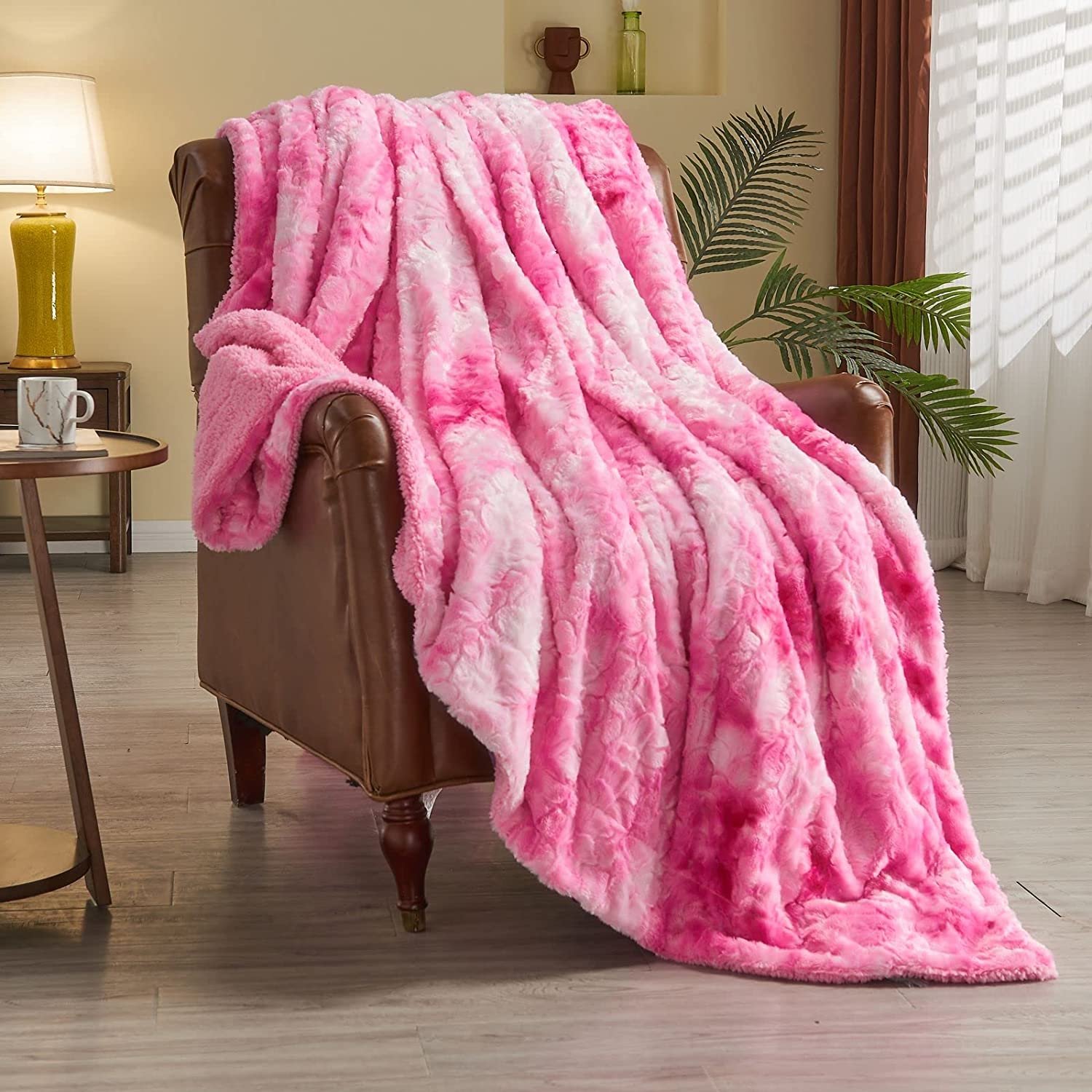 Luxury Plush Blanket Cozy Soft Fuzzy Faux Fur Throw Blanket for Couch Ideal Comfy Minky Blanket for Adults