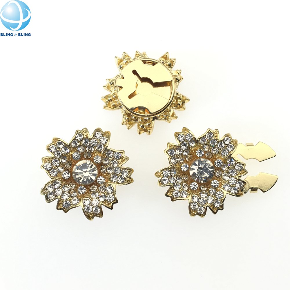 New Design Flower Shaped Pearl Crystal Jewelry No Sew Clip Cover Button For Women Blouse Shirts Wedding Dress Decor Accessories