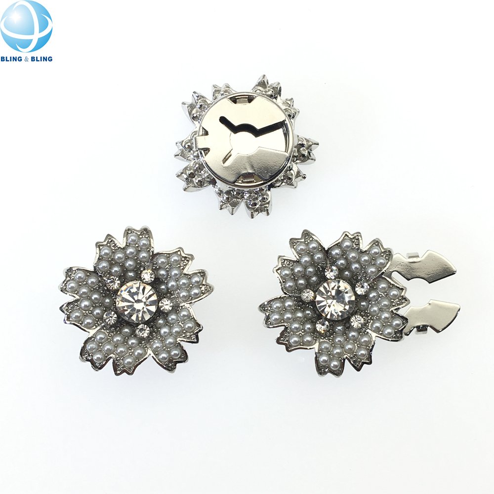 New Design Flower Shaped Pearl Crystal Jewelry No Sew Clip Cover Button For Women Blouse Shirts Wedding Dress Decor Accessories