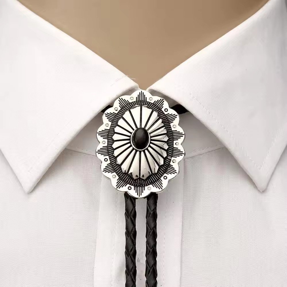 High Quality Metal Western Cowboy Classical Design Logo Silver Plated Vintage Necktie Custom Bolo Tie Necklace For Men Women