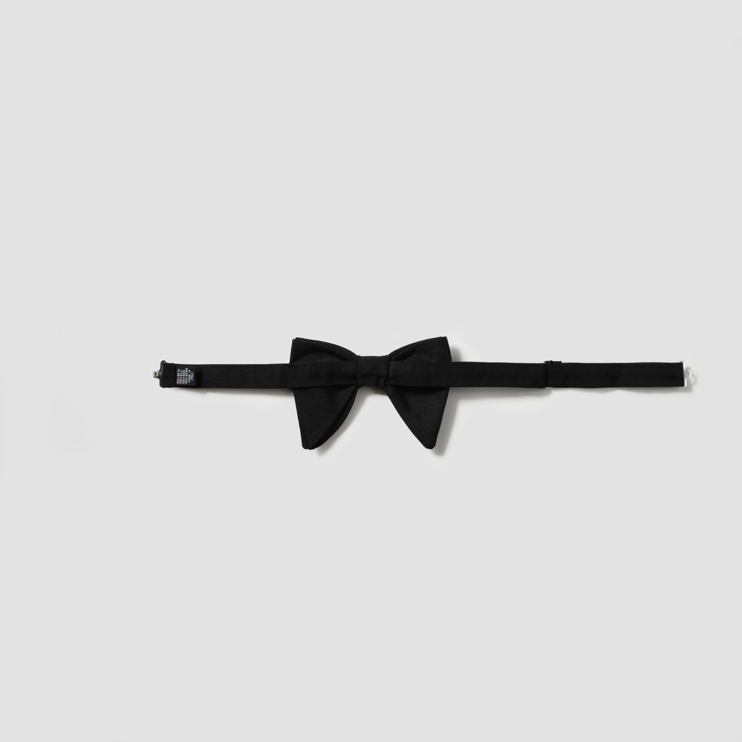 Elite Italian Bow Tie - Unique Silk Gross Grain Texture - Pre-Tied Elegance for Formal Occasions