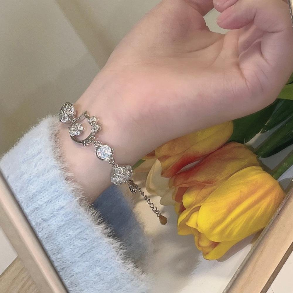Cute flash diamond cartoon kitty bracelet female student bestie small simple exquisite everything with sweet hand ornaments