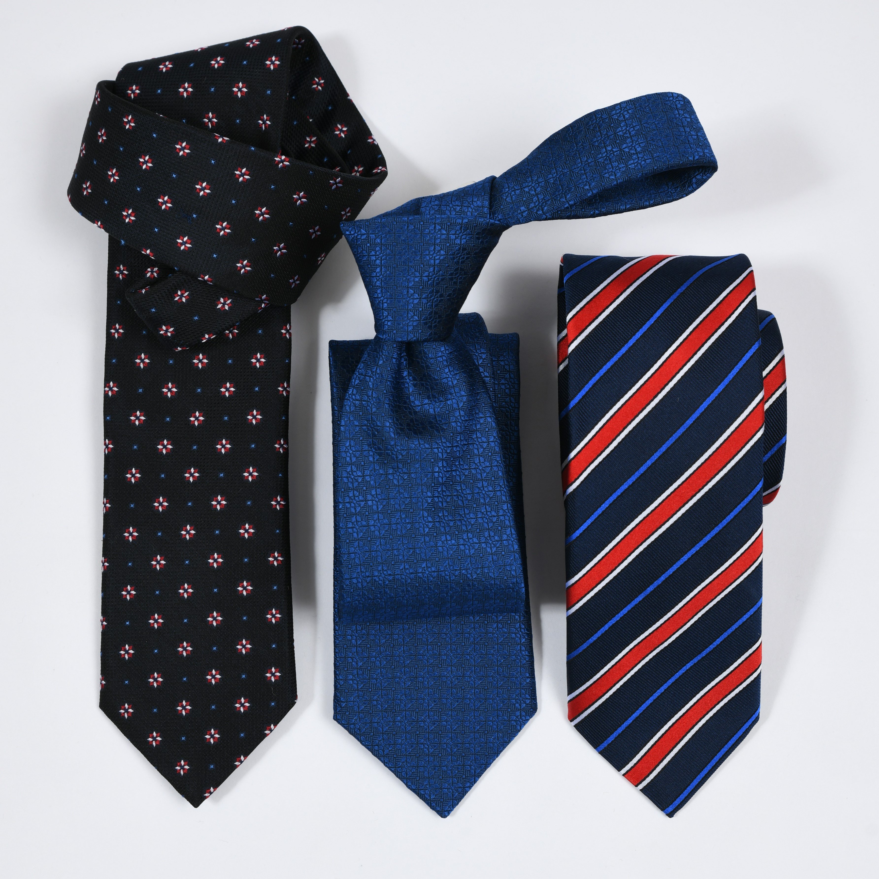 Top-Tier Italian Lined Tie in Deluxe 100% Silk - Hand Made in Italy - Ideal for Formal Occasions and Celebratory Gatherings