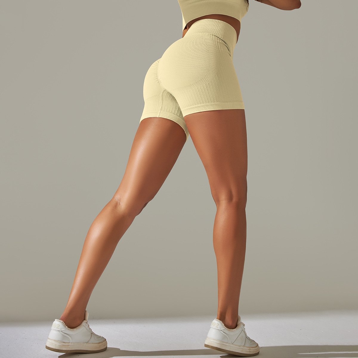 Seamless knitted skinny hip-raise solid color thread sports yoga shorts running fitness shorts women