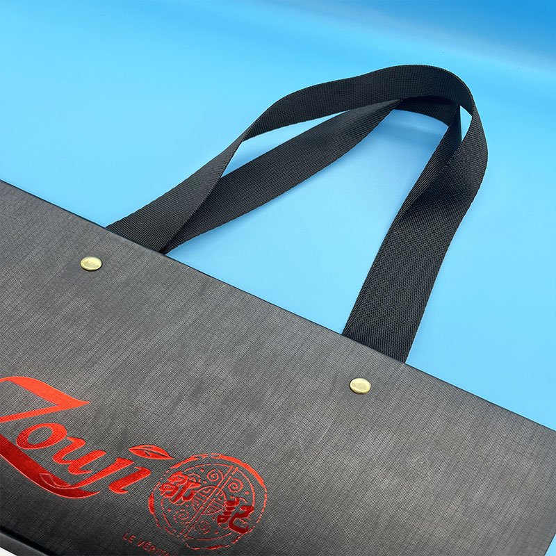TG6312 Wholesale Custom Print Logo Gift Kraft Paper Bags Shoes Clothing Packaging Recyclable Shopping Bag With Rope Handle