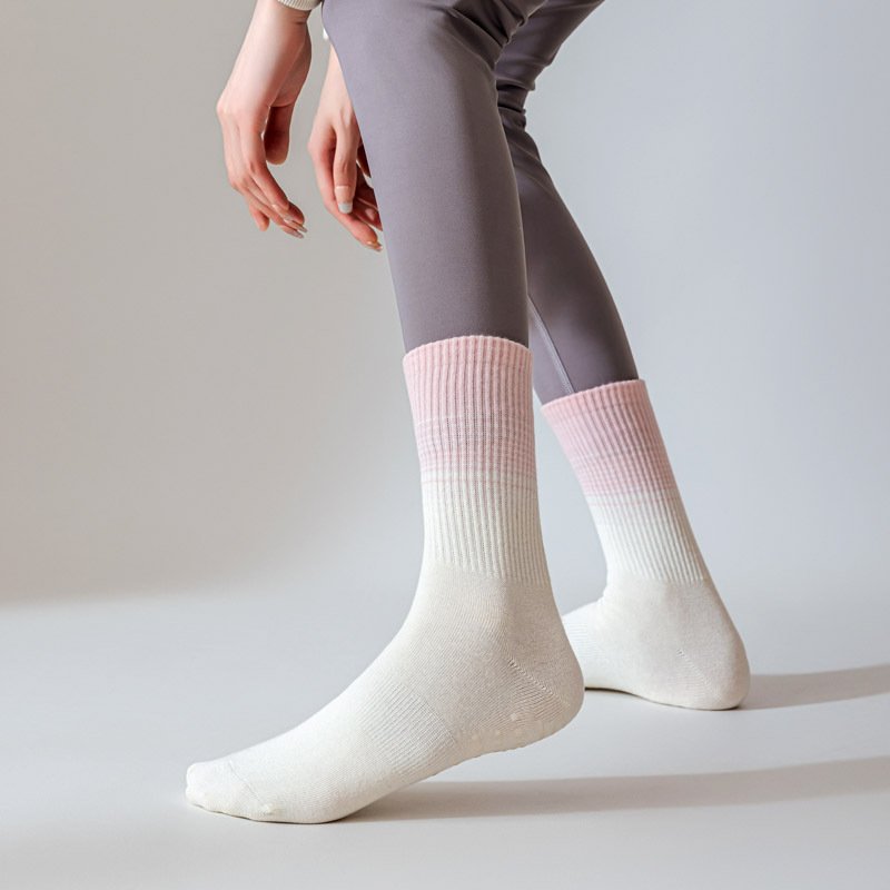 Xiangyi Oem Medium Tube Workout Athletic Non Slip Yoga Pilates Socks Grip Gel Bottom Stylish Tie Dye