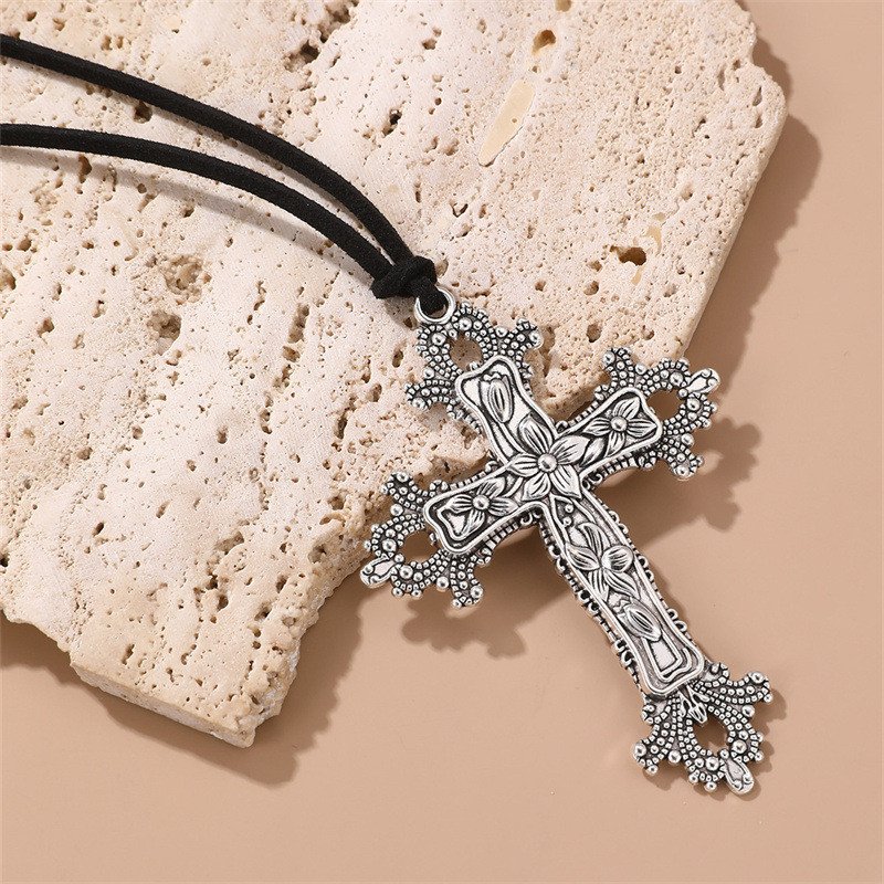 Gothic Personality Big Cross Pendant Lacing Necklace for Women Bow Tie Necklaces Jewelry Party Accessories