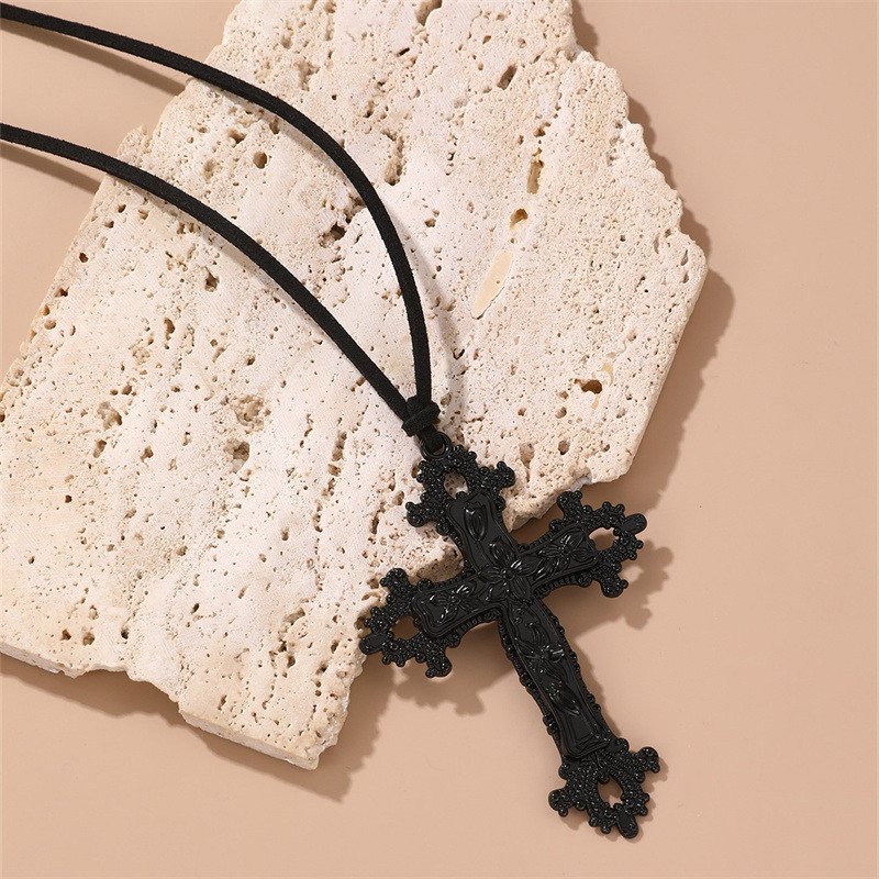 Gothic Personality Big Cross Pendant Lacing Necklace for Women Bow Tie Necklaces Jewelry Party Accessories
