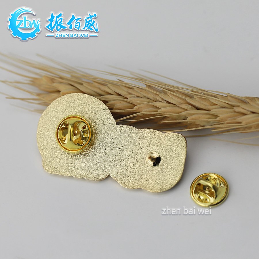 Factory custom fashion gold plated soft and hard enamel pin custom UV printing world games alloy imitation enamel brooch