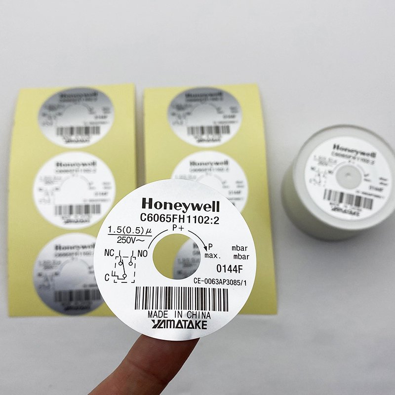 Wholesale Brand Name Logo Silver Foil Metallic PET Label Customized Strong Adhesive Glossy Silver Aluminum Stickers Printed