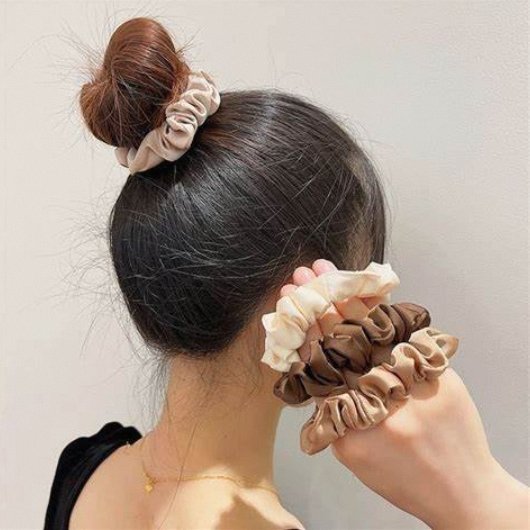 Wholesale Custom 6A Silk Scrunchie Fashion Elastic Hair Band Decorations with Customizable Logo Accessory