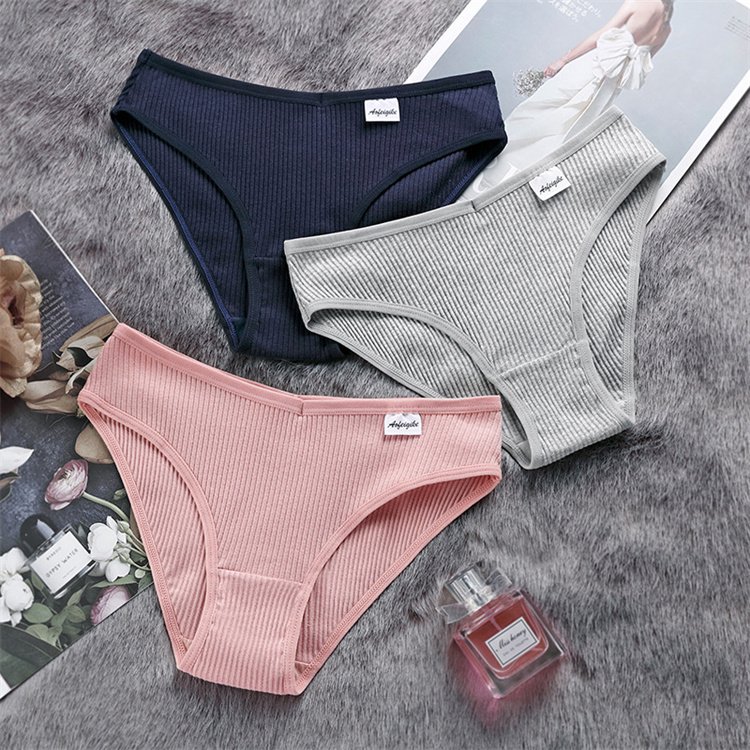 Sexy pure cotton underwear for women Japanese style mid rise girls student triangle underwear seamless hip lifting underwear