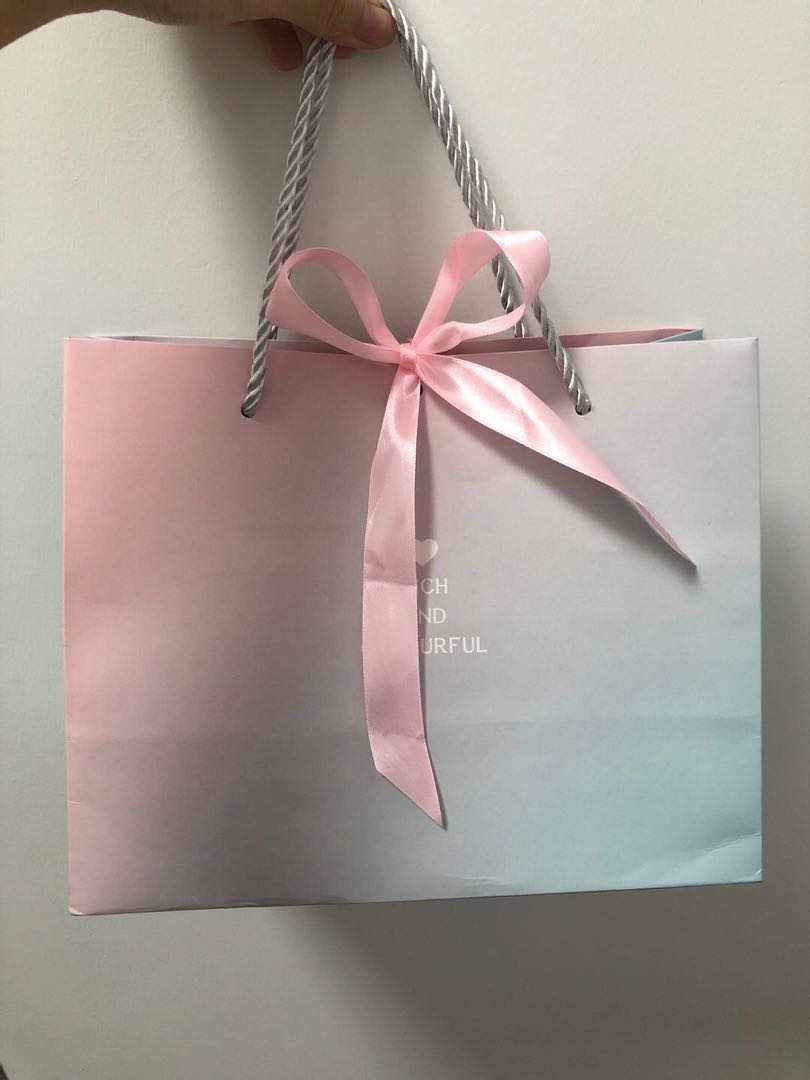 Middle size Insgram popular boutique bags packaging paper bag dream girl handmade ribbon gift bag