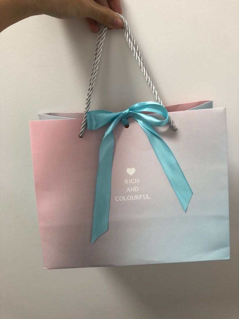 Middle size Insgram popular boutique bags packaging paper bag dream girl handmade ribbon gift bag