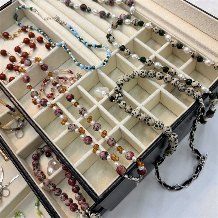 New Arrival Bohemian Colorful Initial Bow Beaded Natural Stone Bow Tie Shaped Necklace For Women