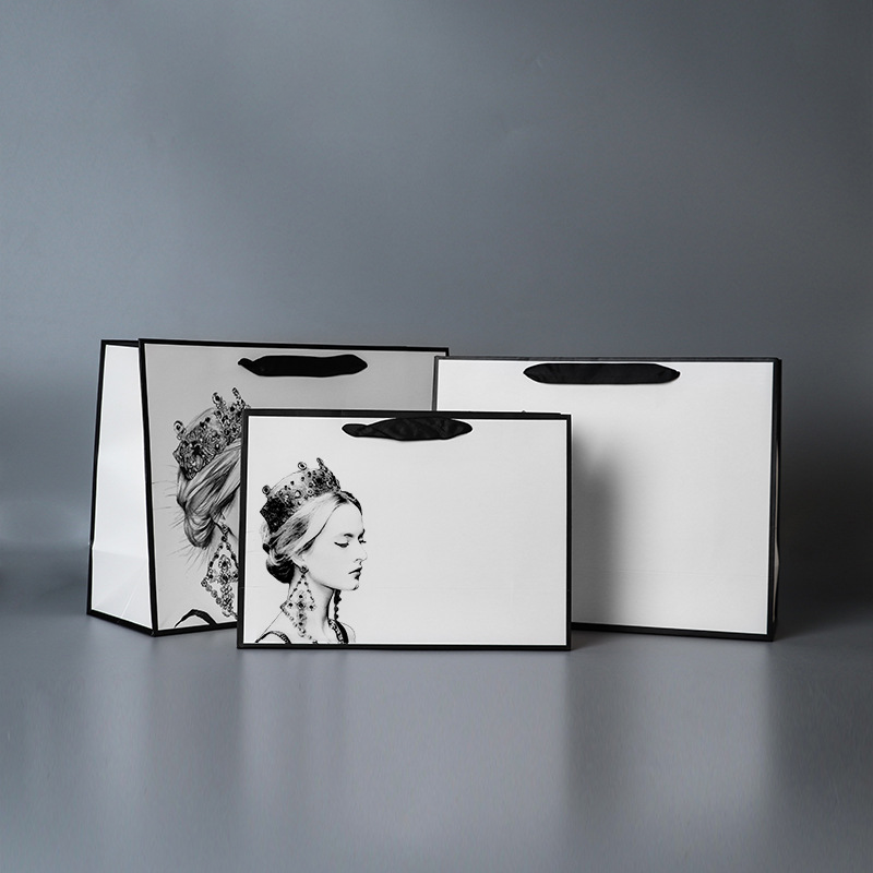 2022 High-end customized white luxury gift paper bag