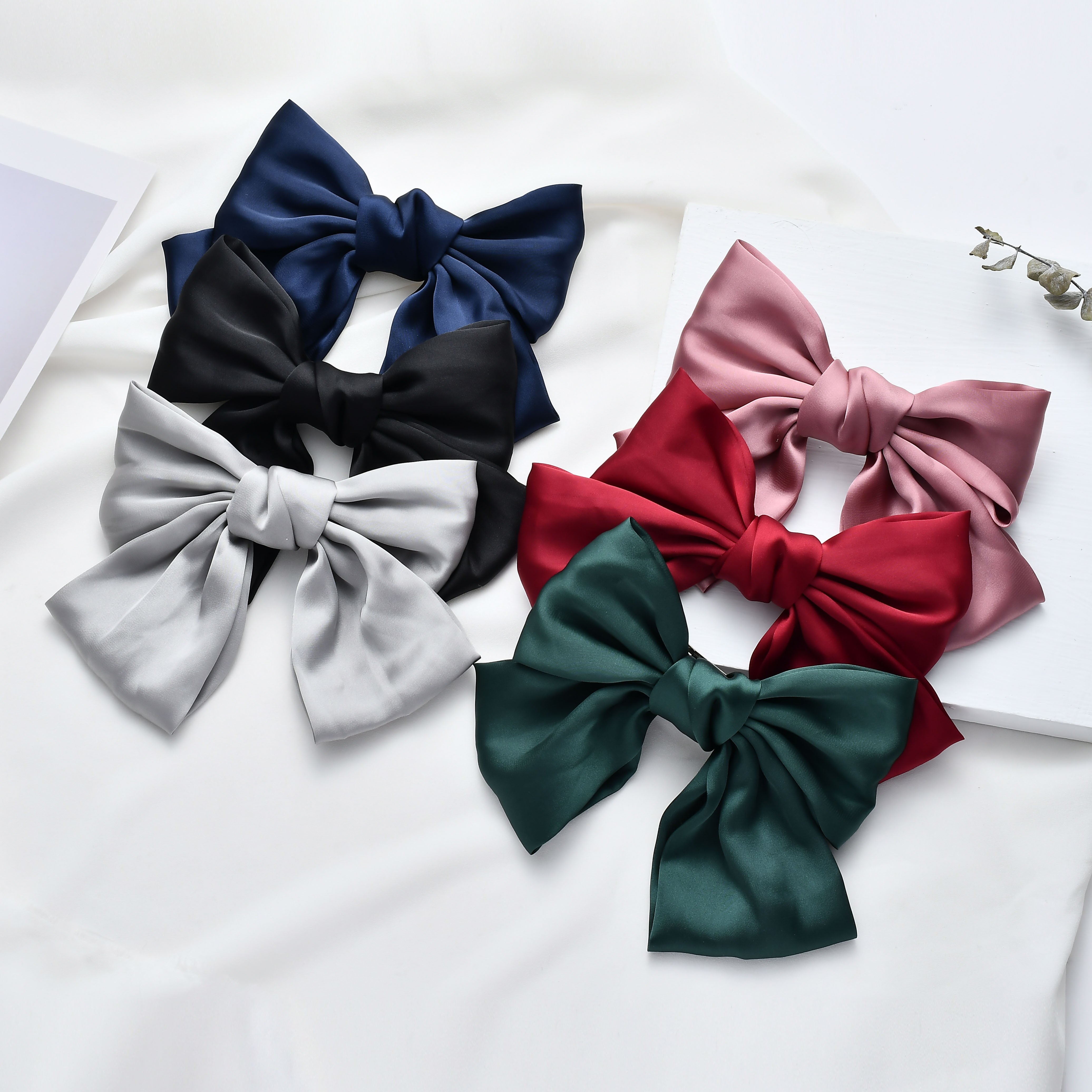 cute girl hair ribbon barrette with knotted bows bow tie