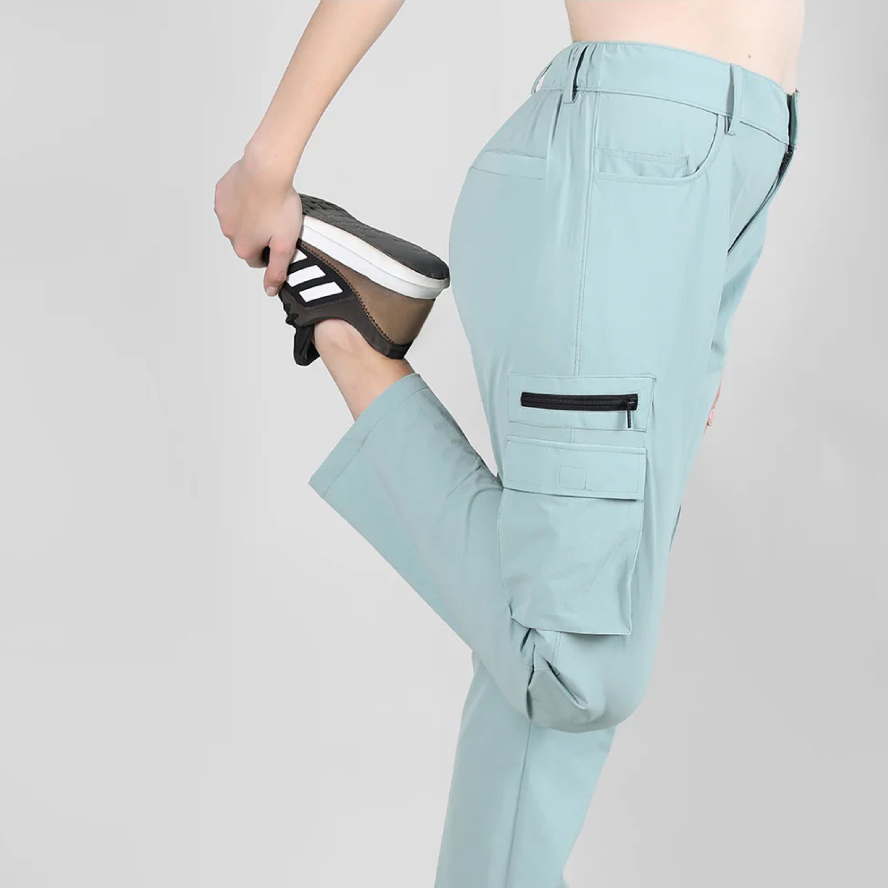 Premium Women Cargo Pants - Trendy and Functional - Ideal for Hiking, Traveling, and Everyday Wear