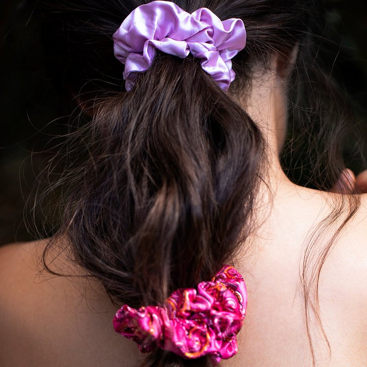 wholesale custom logo label skinny 100% satin hair tie elastic large silk satin hair scrunchies for women