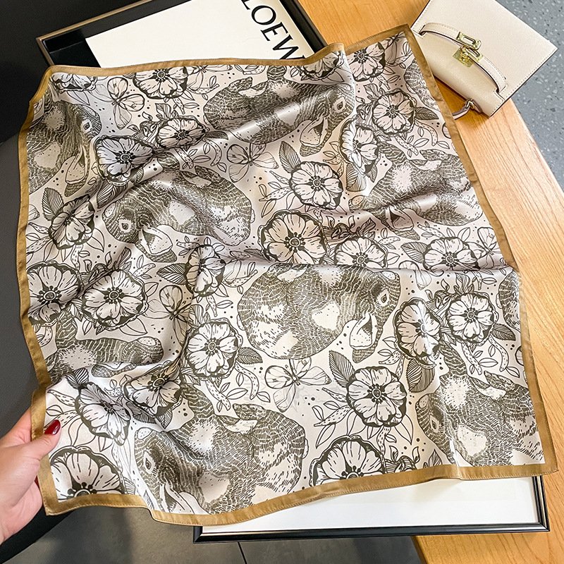 OEM Custom Design Printed Silk Scarf Neck Tie Female Square Head Scarf Bandana Wraps Foulard 100% Natural Silk Scarf for Women