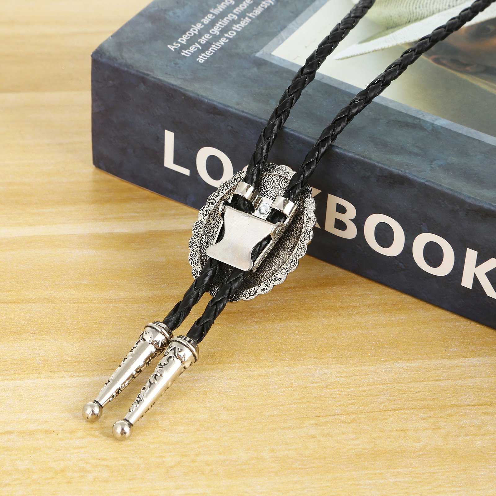Factory Wholesale Fashion Leather Rope Green Natural Agate Stone Bolo Tie Necklace Western Cowboy Bolo Tie Accessories For Men