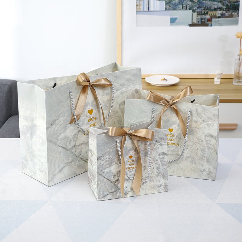 luxury custom white paper shopping bag shipping mailer print bags with gold logo for gifts clothes make up packing with ribbon