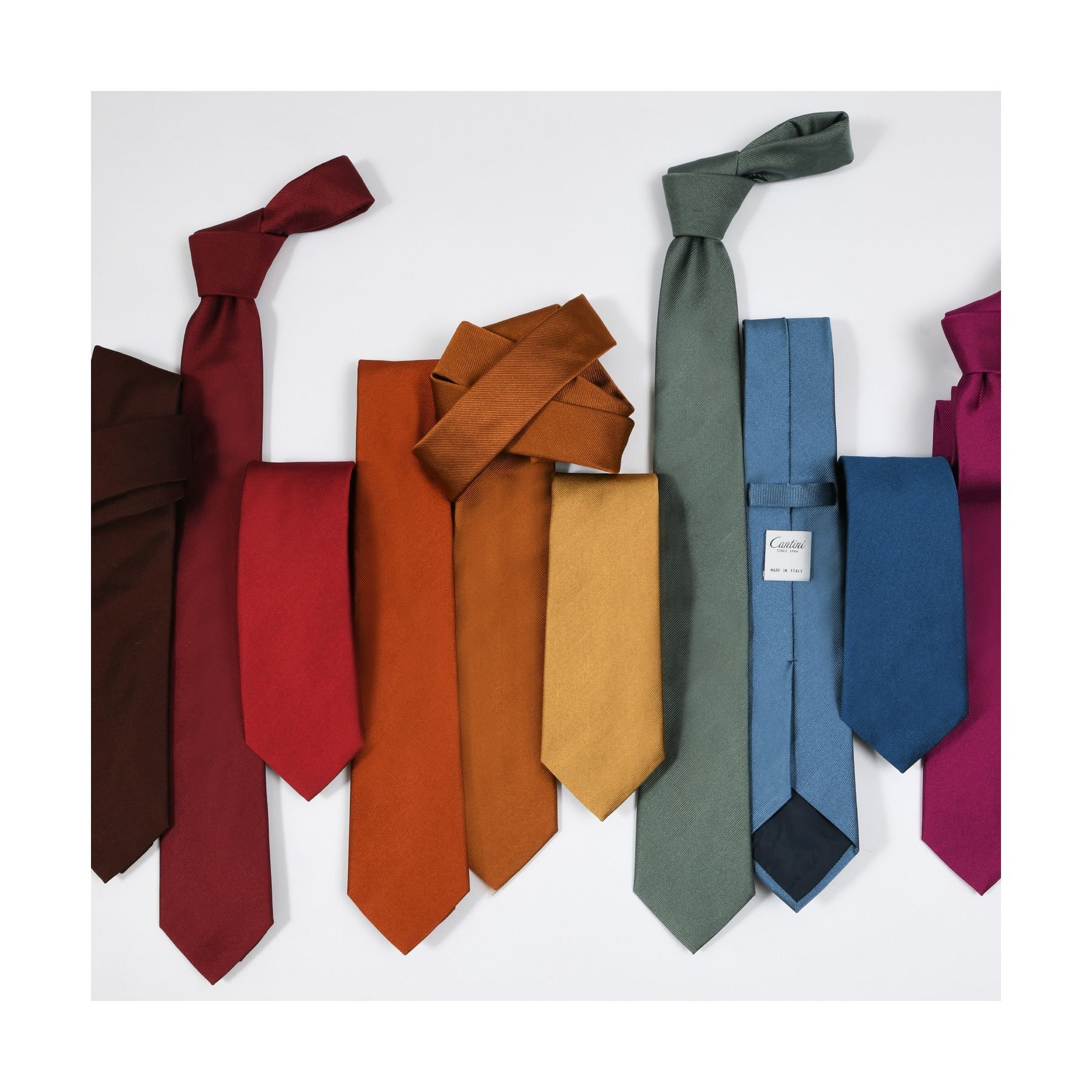Delicately Woven Italian Silk Necktie - Crafted from Pure Silk with Unmatched Precision - Italian Made for Ultimate Elegance