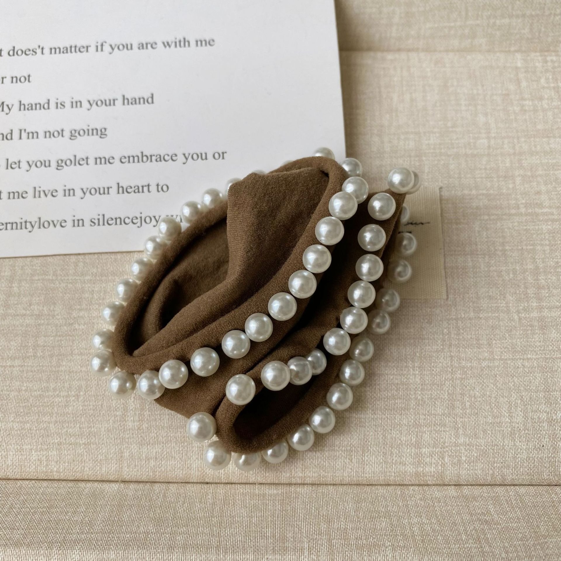 Winter Brown Color Black High Elastic Hair Tie For Women Scrunchies High Quality New Design Cheap Fashion Pearl Hair ties