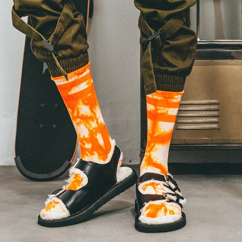 Wholesale new fashion socks men's and women's fashion sports skateboard socks cotton two-bar tie-dye sports casual socks