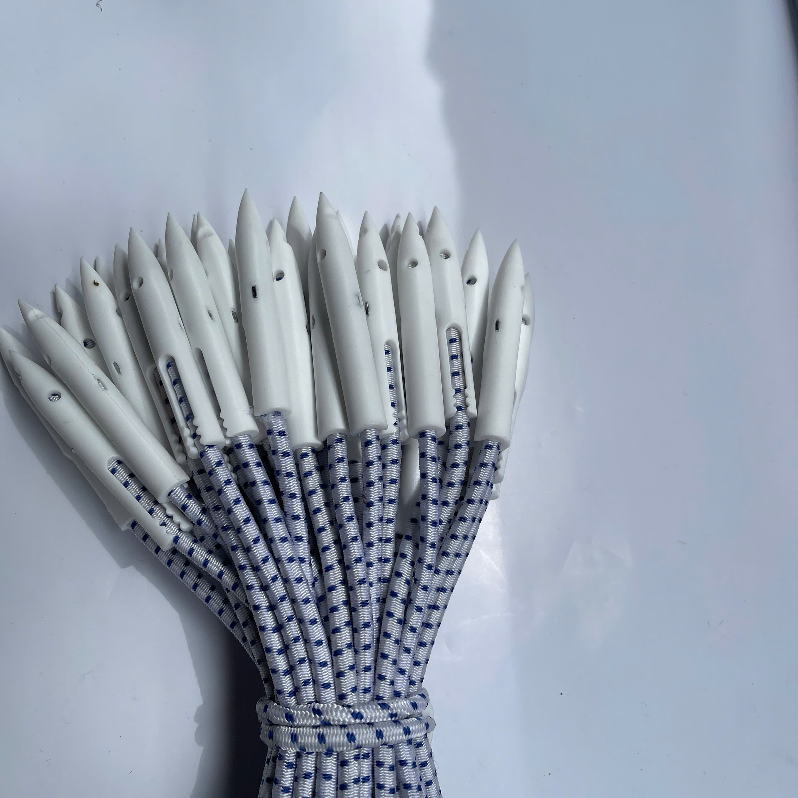 High Quality Blue White Bullet Elastic Bungee Toggle Ties for Scaffold Scaffolding Sheet Box of 1000 for Construction