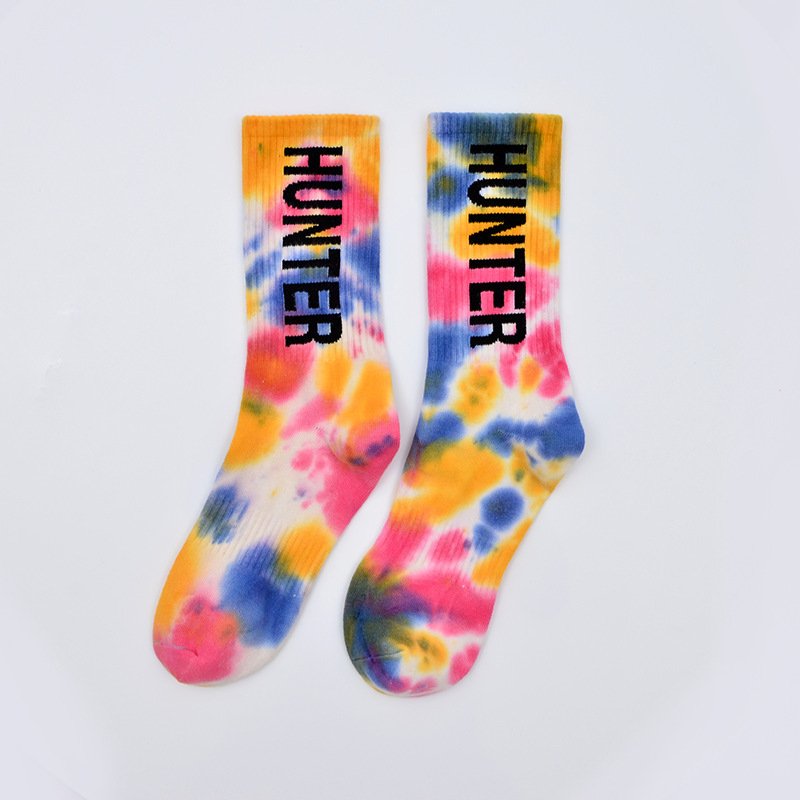 Manufacturer Fashion Novelty Colorful men crew Skateboard Custom Logo socks Cotton Sports Tie Dye Jacquard letters Socks