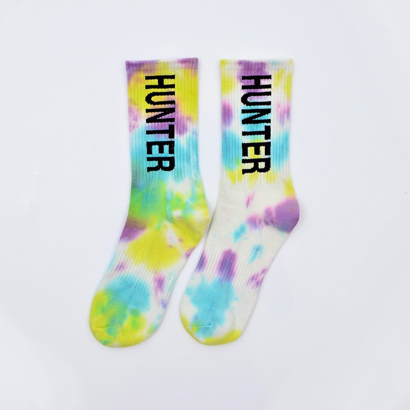 Manufacturer Fashion Novelty Colorful men crew Skateboard Custom Logo socks Cotton Sports Tie Dye Jacquard letters Socks