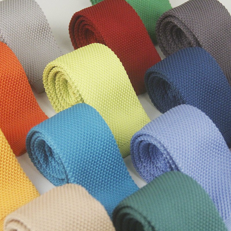 Hot selling men's 5CM solid color polyester knitted tie