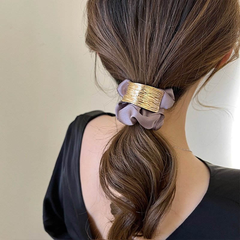 2024 New design Korean simple metal Hair Scrunchies satin material Fashion high elastic hair Band for women Tie a ponytail
