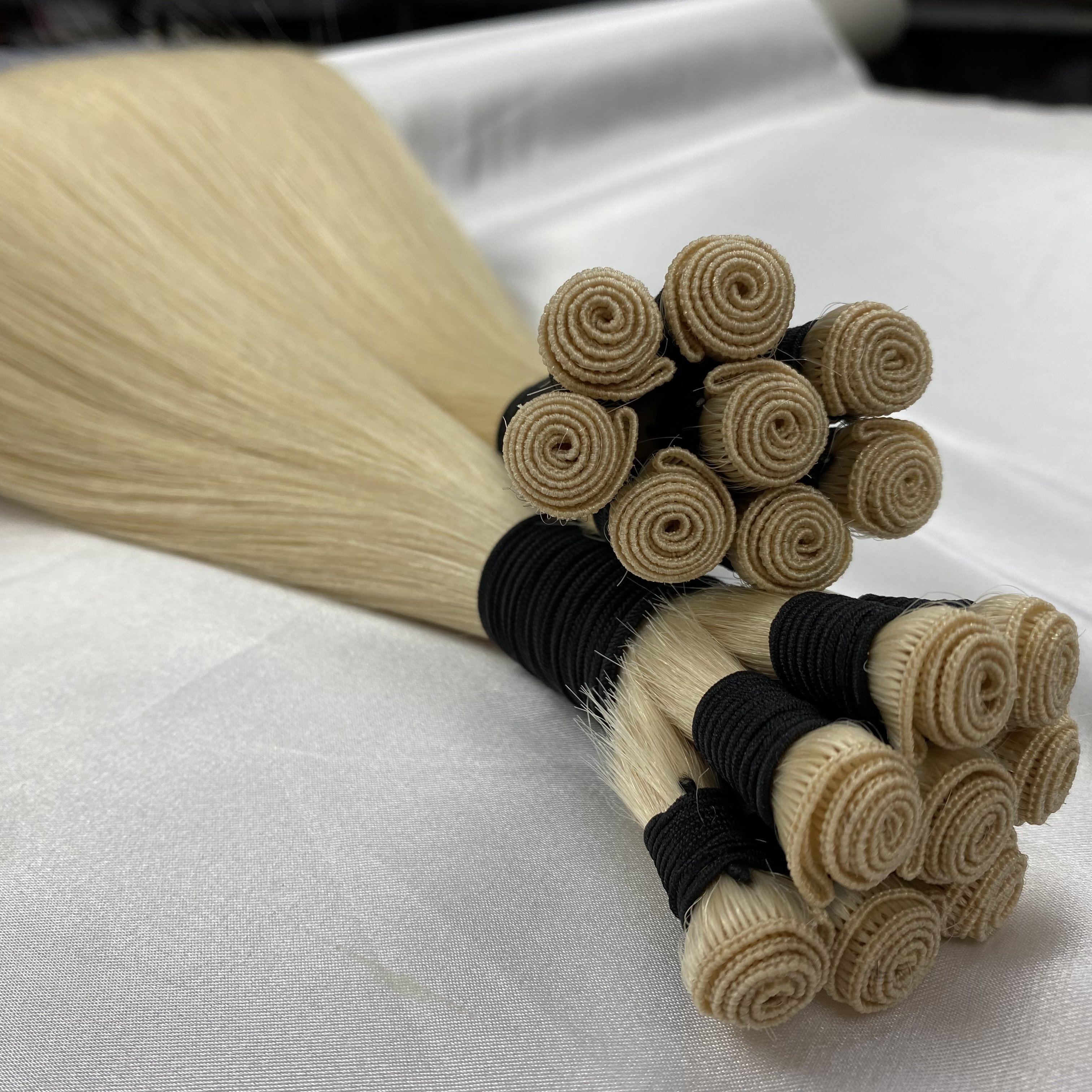 Ruikang 2023 New Arrival Hand Tied Weft Virgin Cuticle Aligned Hair Invisible And Comfortable Hair Extensions