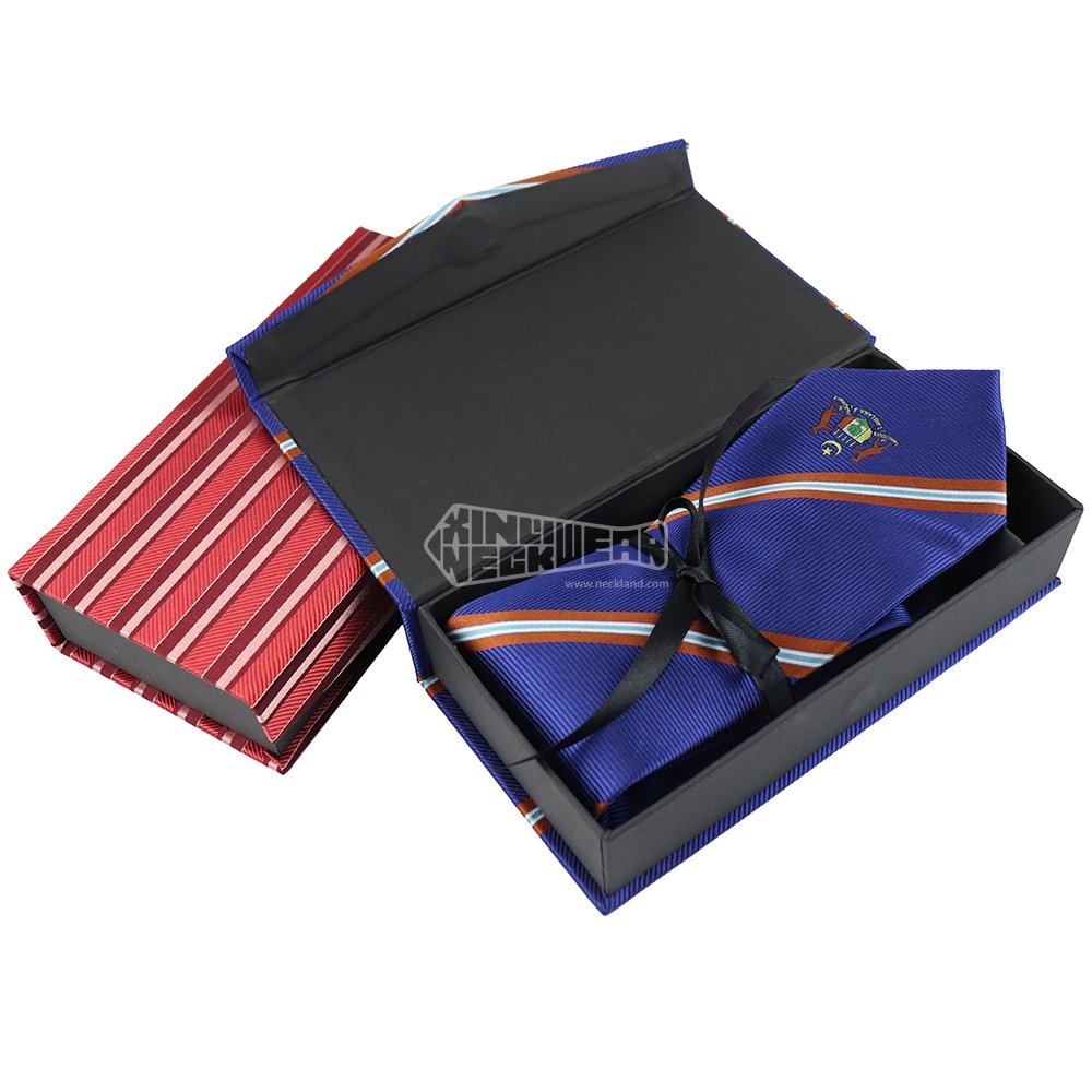 High Quality Stripe Jacquard Pattern Luxury Folding Gift Ties Handkerchief Silk With Logo Custom Box Mens Necktie Set