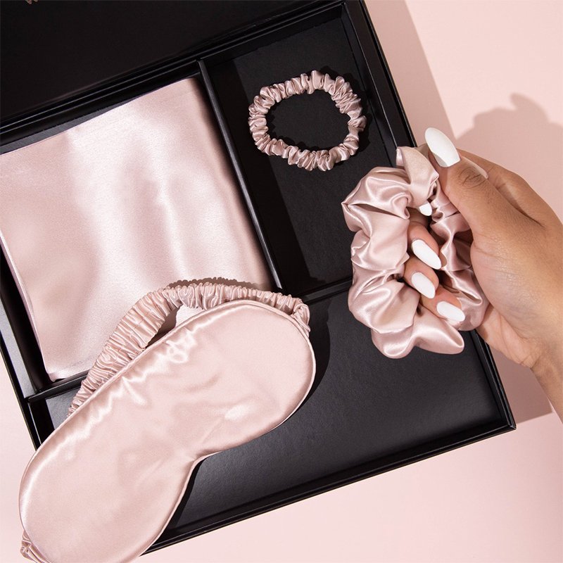 Custom logo ivory pure silk pillowcase scrunchie box hair tie luxury sleep eye mask 100% mulberry silk pillow case set