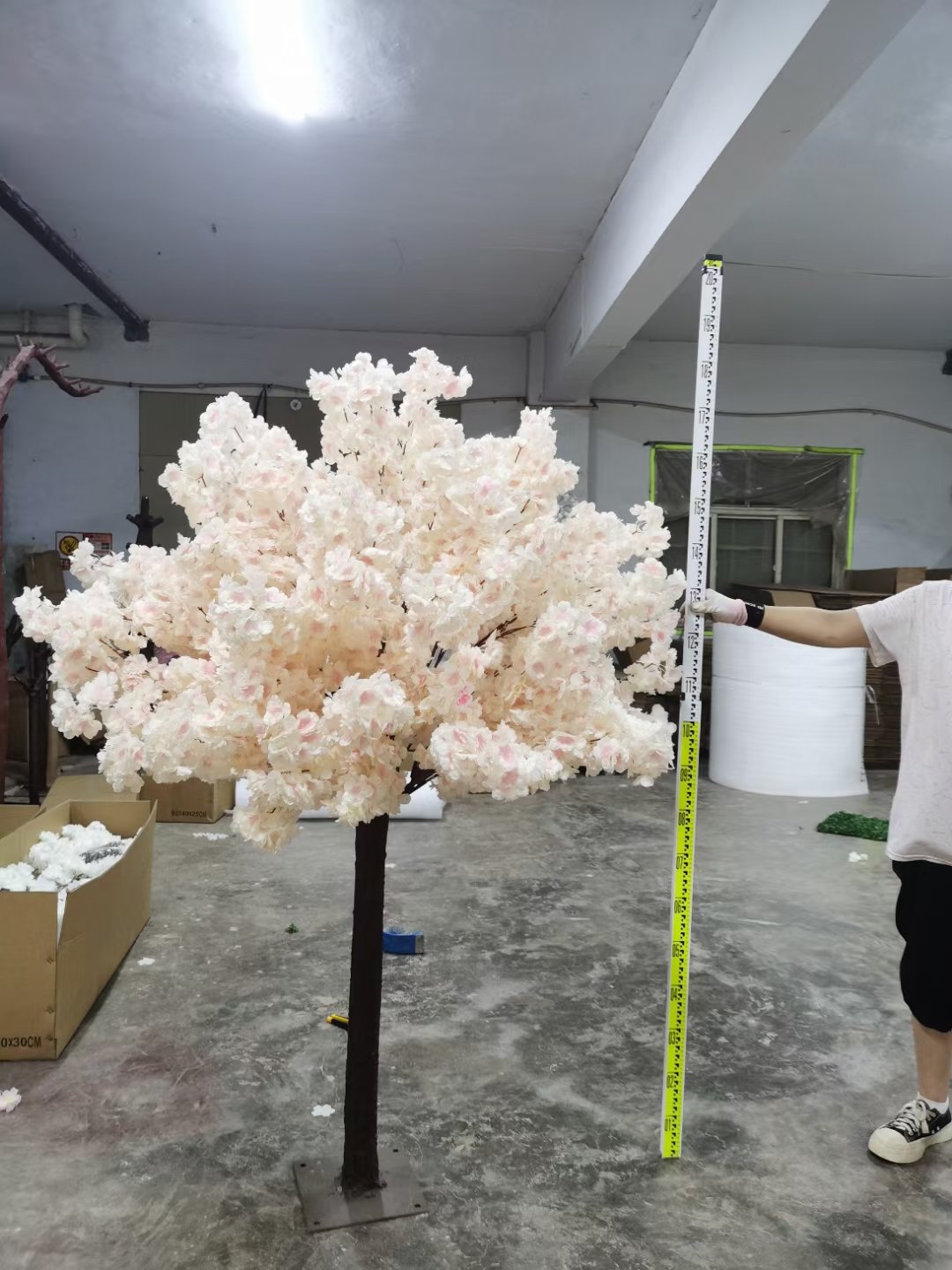 SPR Bridal bouquet Event Use Silk Cherry Blossom Hotel Restaurant Decoration Green Fiberglass Resin Artificial Magnolia Trees