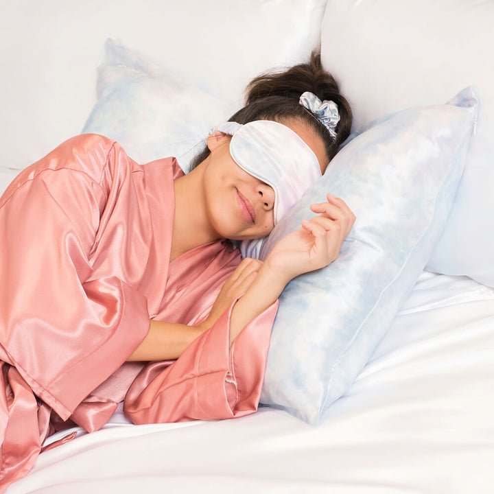 Custom logo label silk eye mask and pillowcase silk scrunchies packaging 100% mulberry silk pillow case gift set