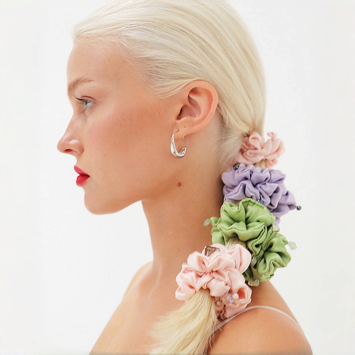 2024 new design fashionable silk hair ties handmade luxury scrunchy 100% mulberry silk scrunchies